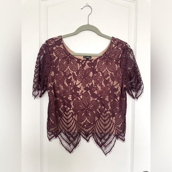 EXPRESS maroon lace short sleeve lace cropped top with nude lining Size Medium - Picture 2 of 12